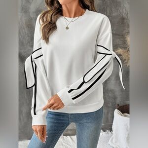 Side Striped Round Neck Sweatshirt